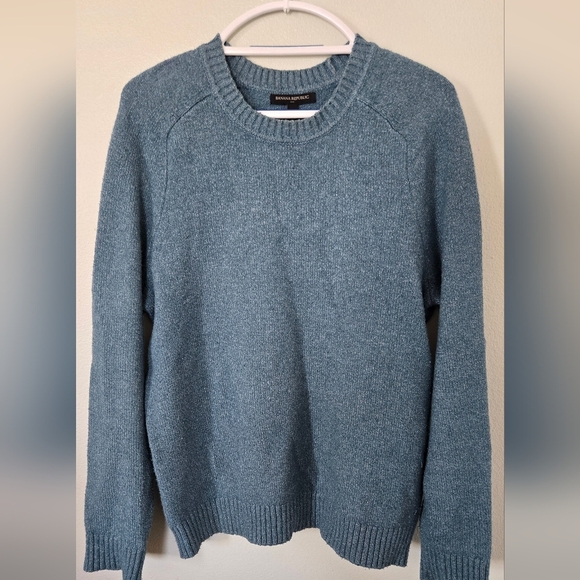 Banana Republic Blue Crew Neck Sweater Size Medium - Picture 1 of 6